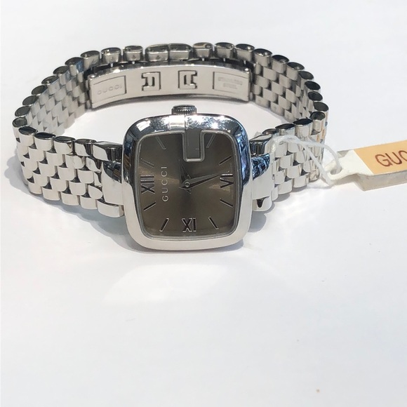 Gucci woman’s watch - Picture 1 of 8